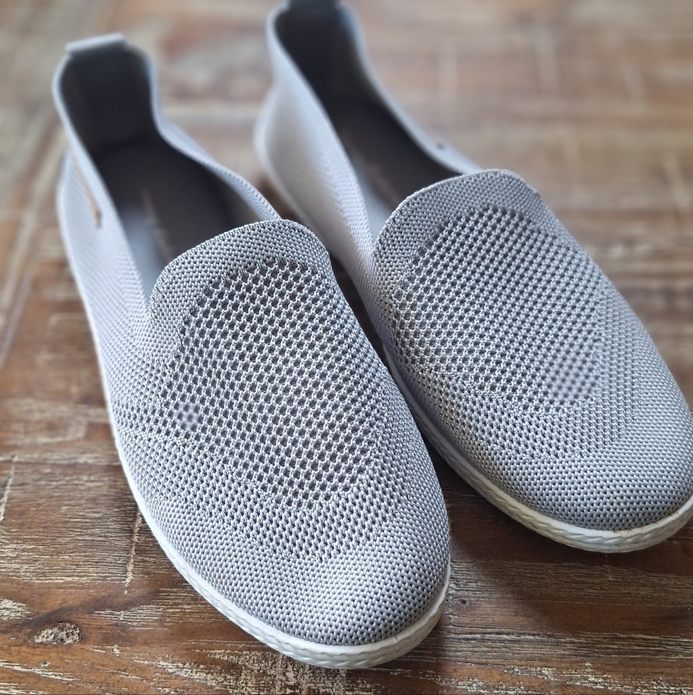 Tommy Bahama Womens Sz 7.5M Gray Breathable Mesh Casual Comfort Summer Shoes